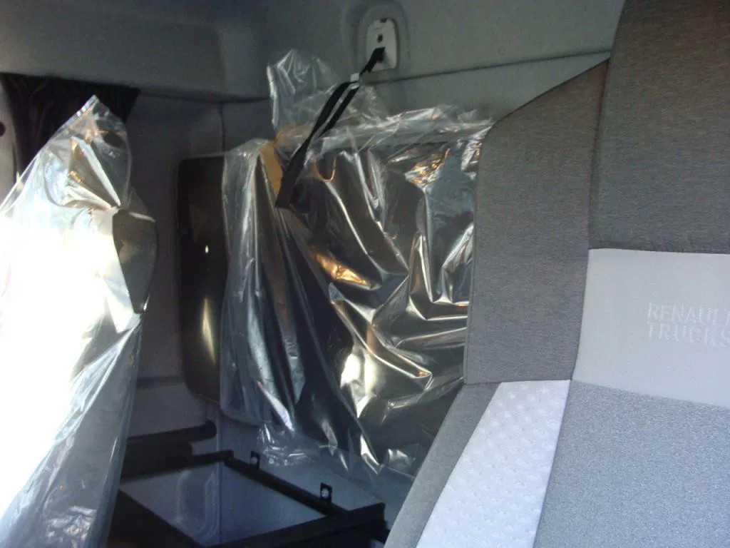 Renault D 250 P4x2 MED LUCHTGEVEERDE VOORAS - EURO 6 - 14 TON - 05-BZK-1 16