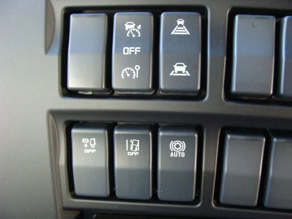 Renault D 250 P4x2 MED LUCHTGEVEERDE VOORAS - EURO 6 - 14 TON - 23-BZR-6 15