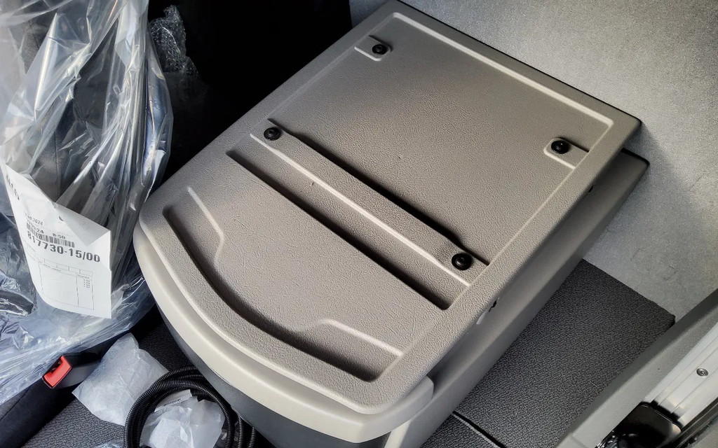 Renault D 280 P 4x2 CHASSIS 12 TON MED RUIME CABINE - EURO 6 - 18-BZT-7 15