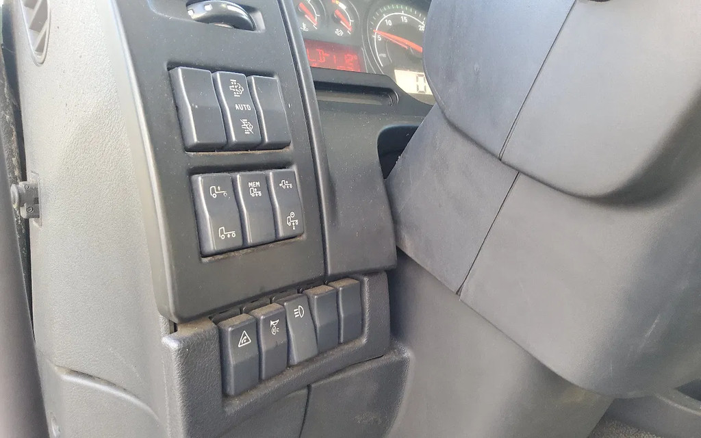 Renault D WIDE 280 PK AUTOMAAT - EURO 6 - 1 KANT SCHUIFZEIL - 88-BJK-8 - ALLE MILIEUZONES tot 01-01-2028 15