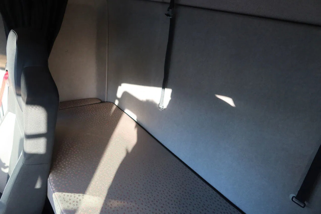 Renault D250 Bakwagen + Laadklep Deuren 11