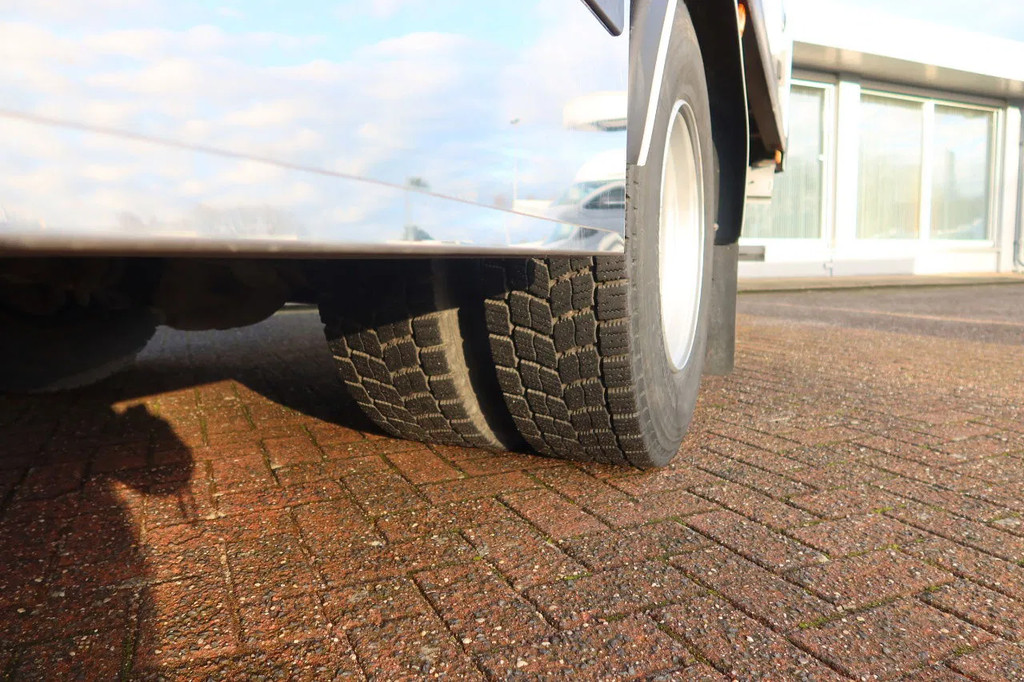 Renault D250 Bakwagen + Laadklep Deuren 19