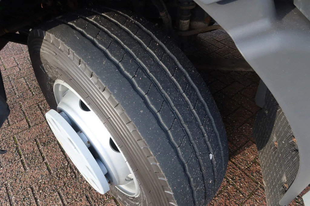 Renault D250 Bakwagen + Laadklep Deuren 20