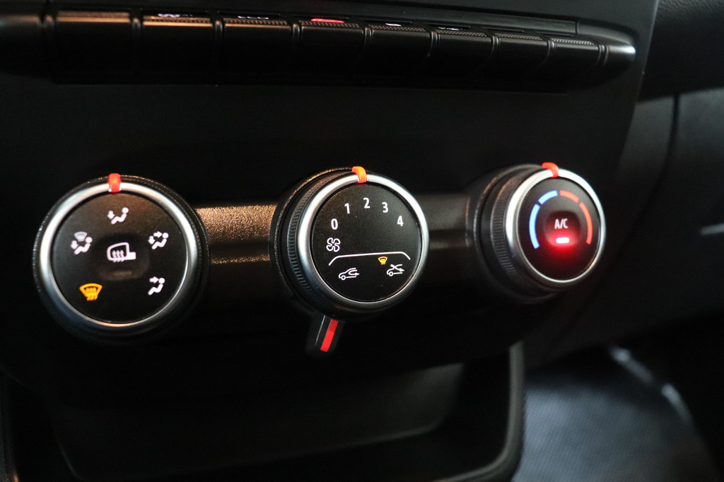 Renault Express 1.5 dCi EURO 6 - Airco - Navi - Cruise - ⬠10.900, - Excl. 14