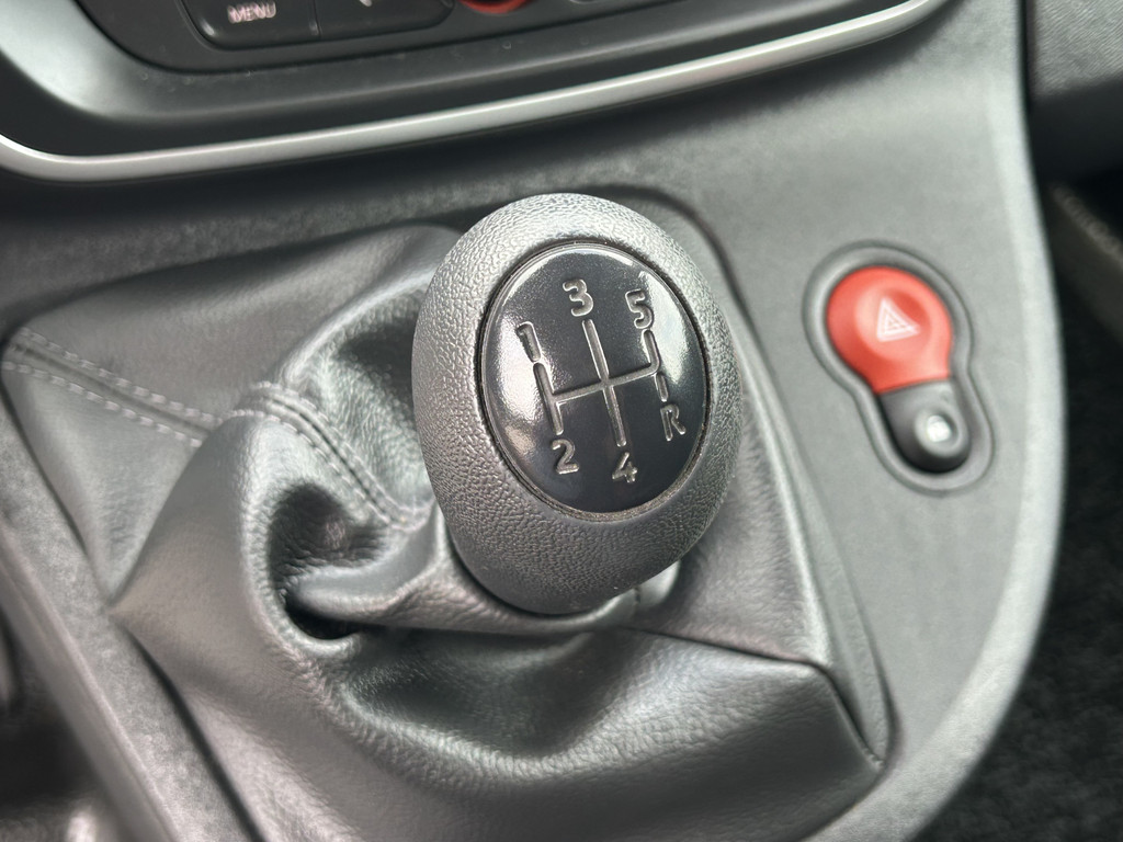 Renault Kangoo 1.5 dCi / L1H1 / 1e EIG. / 42.769 KM!! / AIRCO / CRUISE / NAVI / TREKHAAK / BLUETOOTH 16