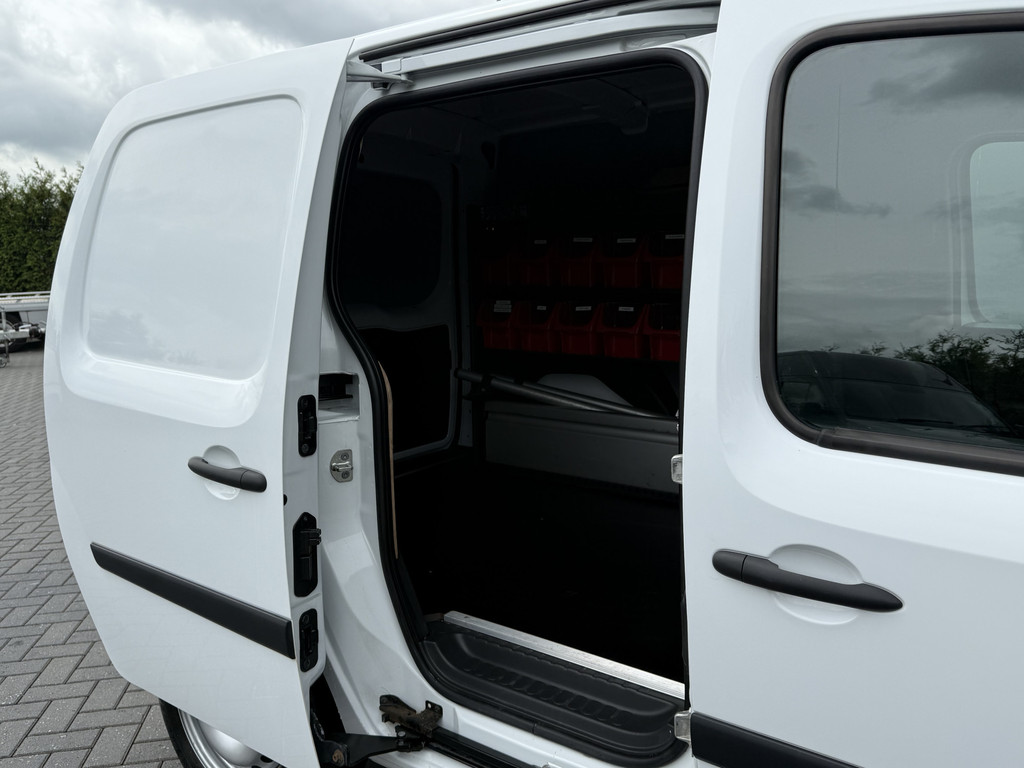 Renault Kangoo 1.5 dCi / L1H1 / 1e EIG. / AIRCO / CRUISE / INRICHTING / NAVI / BLUETOOTH / TREKHAAK 9