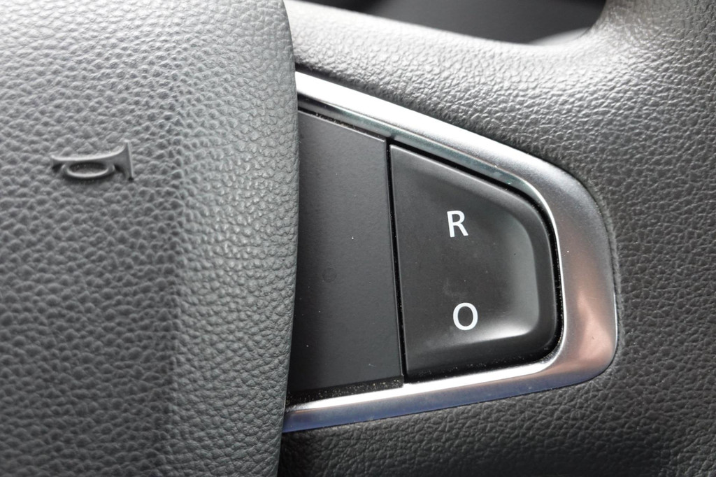 Renault MASTER T33 2.3 dCi 135 L2H2 Met laadklep 18