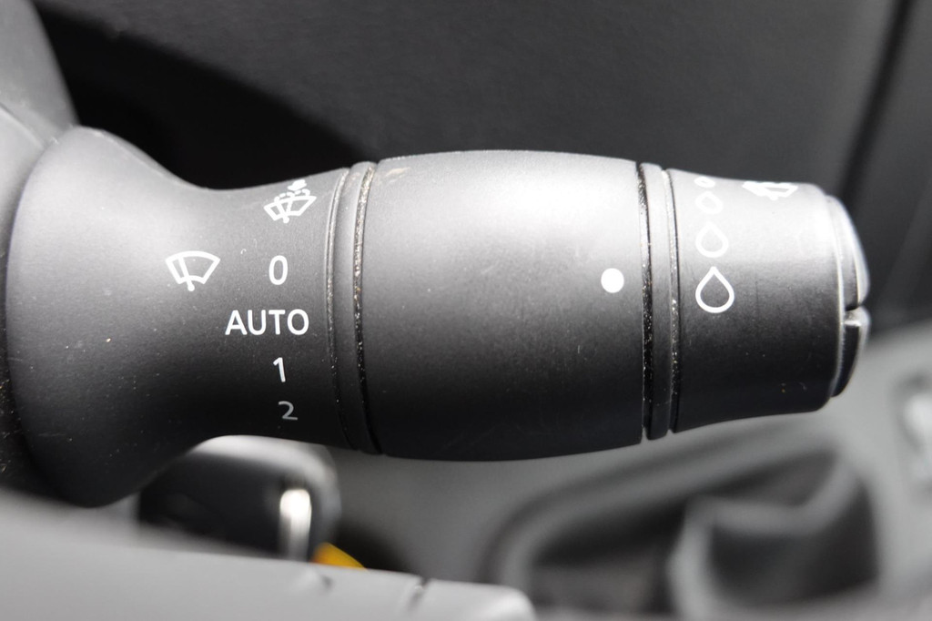 Renault MASTER T33 2.3 dCi 135 L2H2 Met laadklep 20