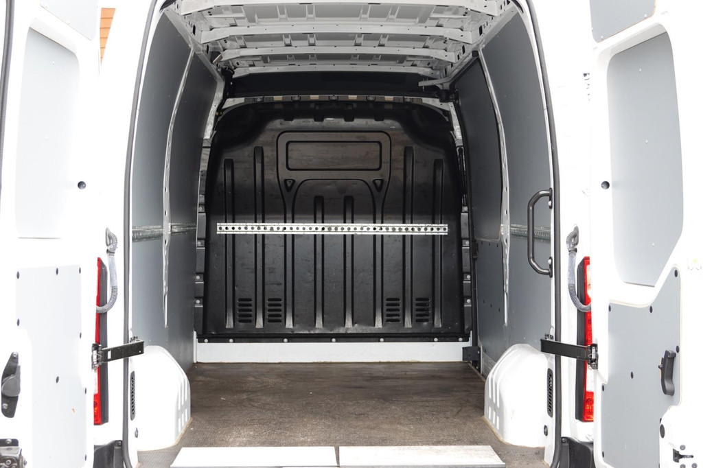 Renault MASTER T33 2.3 dCi 135 L2H2 Met laadklep 7