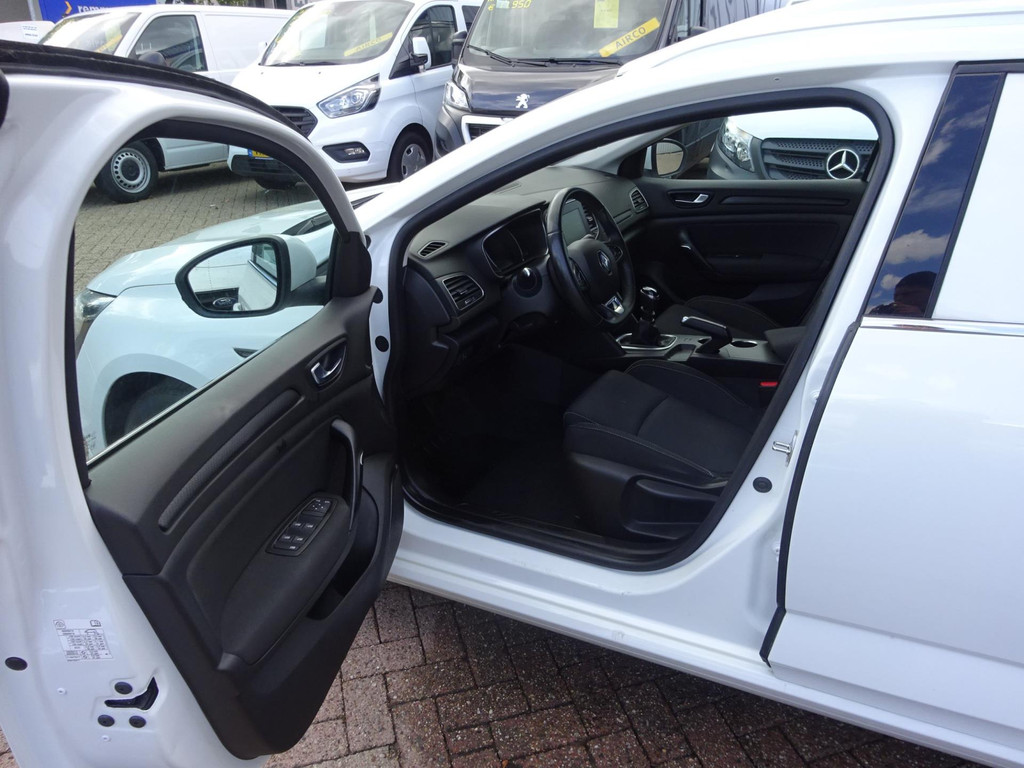 Renault MEGANE VAN 1.5 DCI 116 PK AIRCO NAVI Laadruimte inrichting. 11