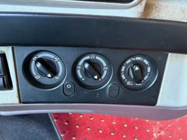 Renault Magnum 440 E-TECH (MACK ENGINE) (ZF16 MANUAL GEARBOX / AIRCONDITIONING / FRIDGE UNDER BED / 2x DIESELTANK) 10