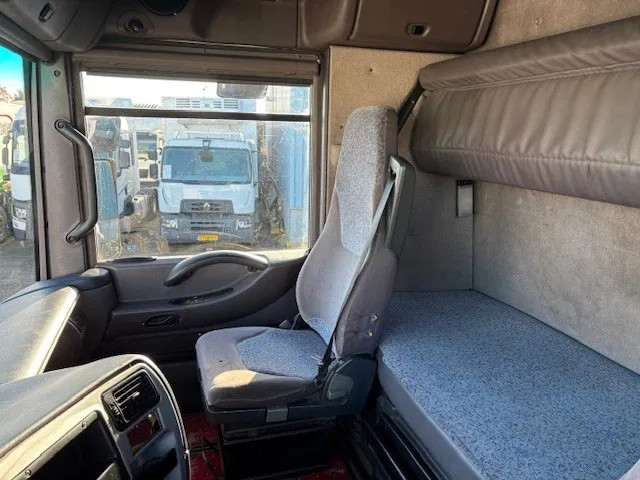 Renault Magnum 440 E-TECH (MACK ENGINE) (ZF16 MANUAL GEARBOX / AIRCONDITIONING / FRIDGE UNDER BED / 2x DIESELTANK) 11