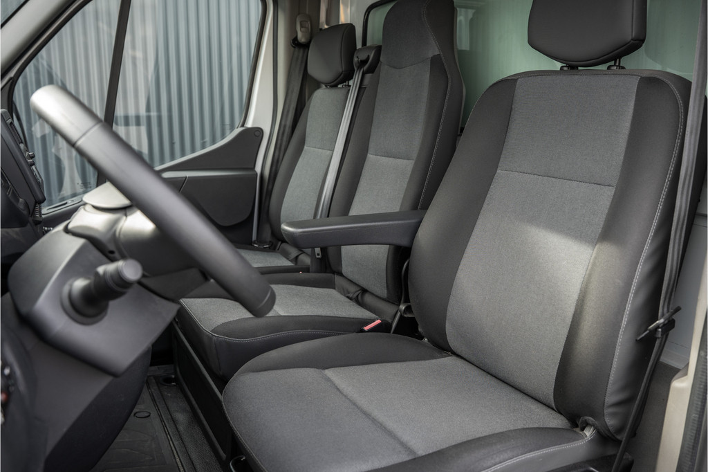 Renault Master 15.389 KM! | Bakwagen met Laadklep | 146PK | LED | Airco 11