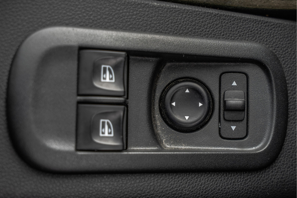 Renault Master 15.389 KM! | Bakwagen met Laadklep | 146PK | LED | Airco 20
