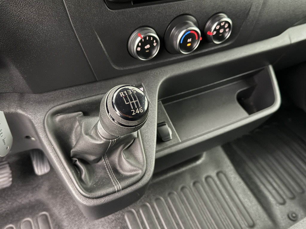 Renault Master 2.3DCI 135PK L3H2 | Airco | Cruise | 3-Persoons | Betimmering 16