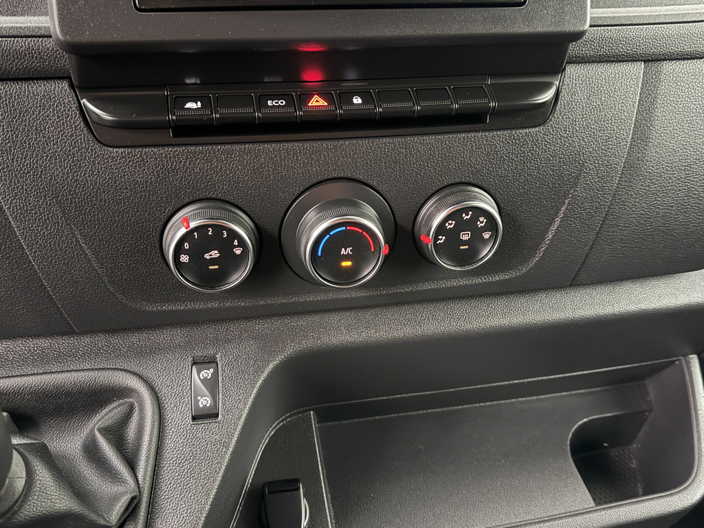 Renault Master 2.3DCI 135PK L3H2 | Airco | Cruise | 3-Persoons | Betimmering 17