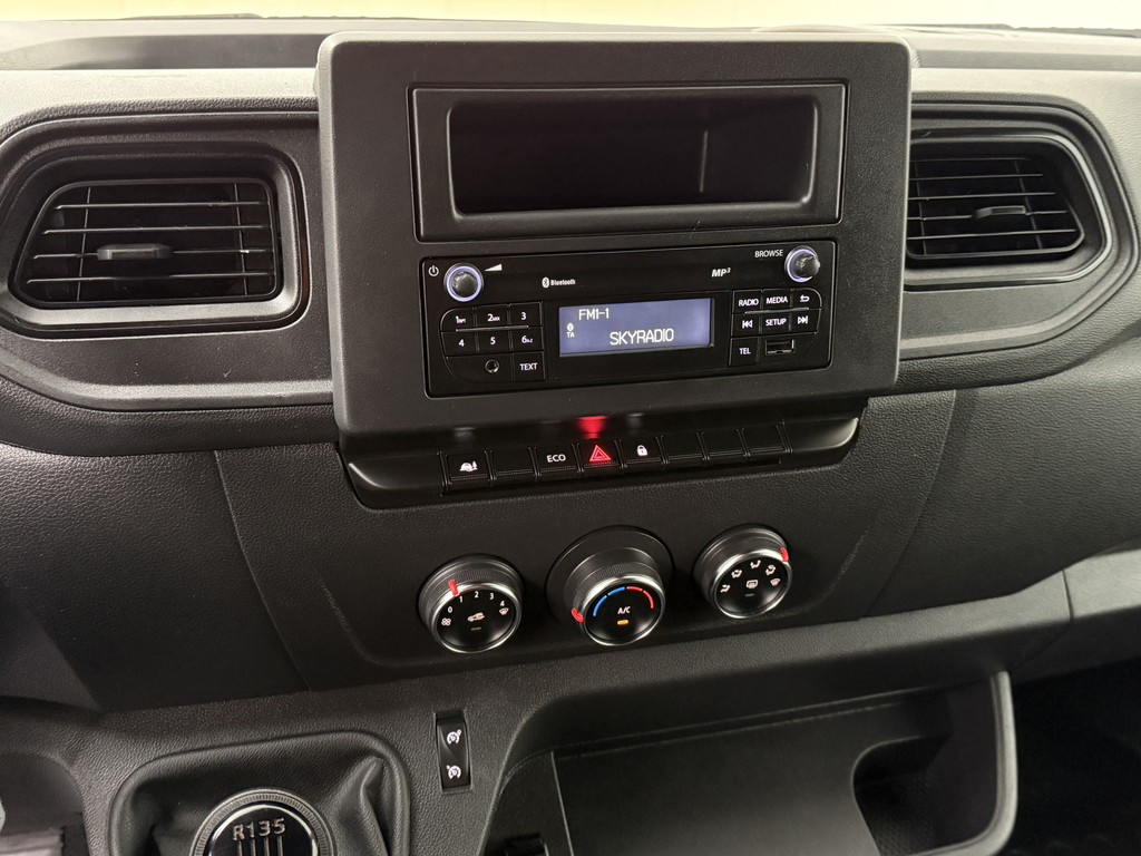 Renault Master 2.3DCI 135PK L3H2 | Airco | Cruise | 3-Persoons | Betimmering 17