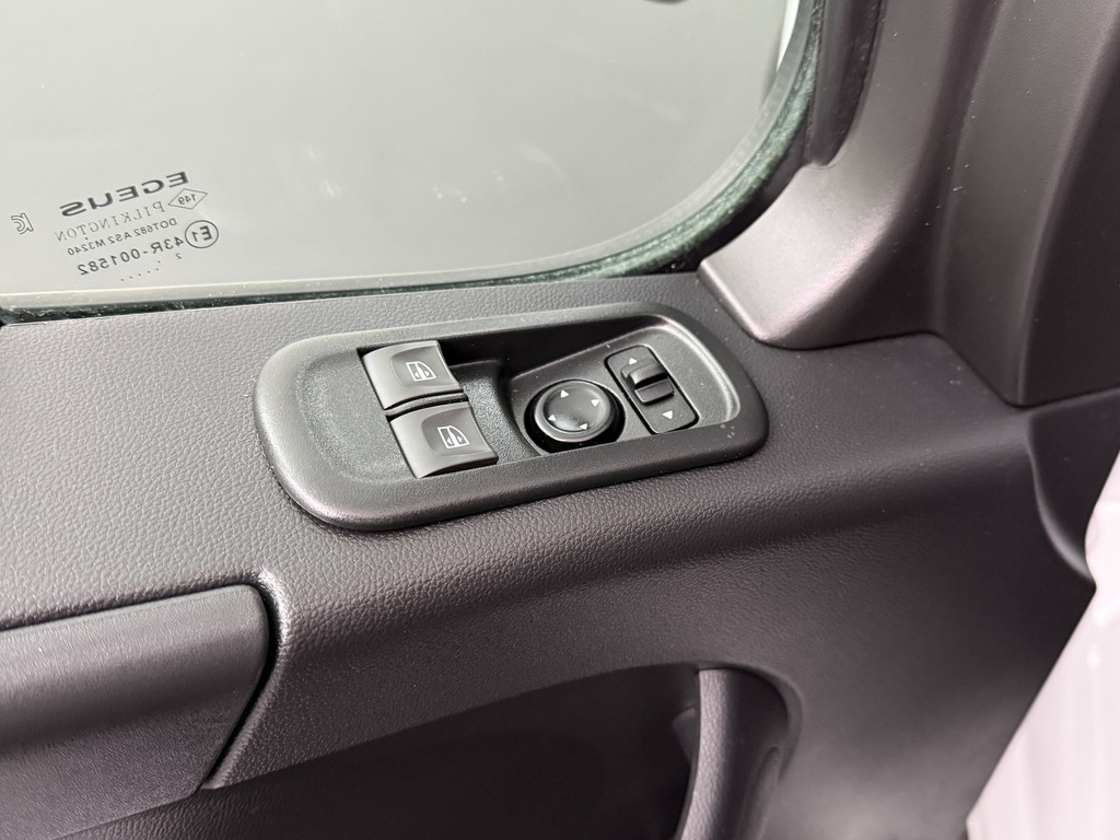 Renault Master 2.3DCI 135PK L3H2 | Airco | Cruise | 3-Persoons | Betimmering 8