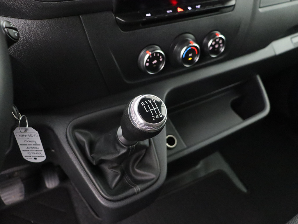 Renault Master 2.3DCI 135PK L3H2 | Maxi | Kastinrichting | Imperiaal | Navigatie | Camera | 3-Persoons | Cruise | Airco 15