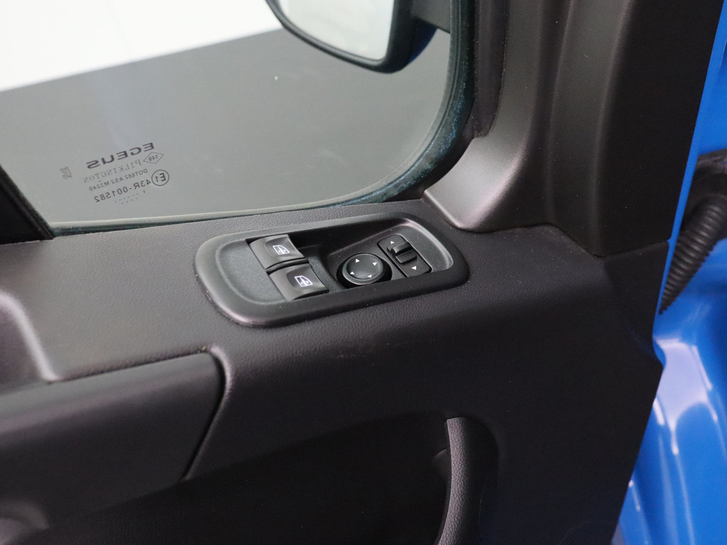 Renault Master 2.3DCI 135PK L3H2 | Maxi | Kastinrichting | Imperiaal | Navigatie | Camera | 3-Persoons | Cruise | Airco 8