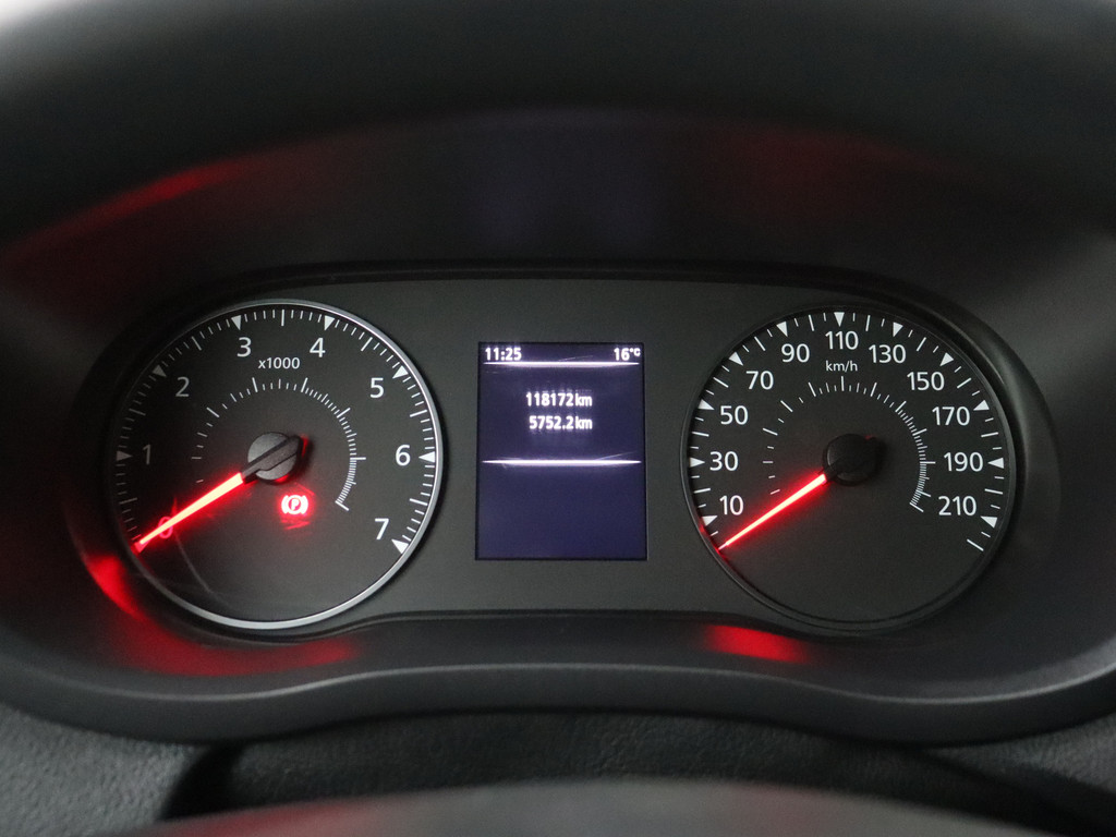 Renault Master 2.3DCI 135PK L3H2 | Maxi | Kastinrichting | Imperiaal | Navigatie | Camera | 3-Persoons | Cruise | Airco 9