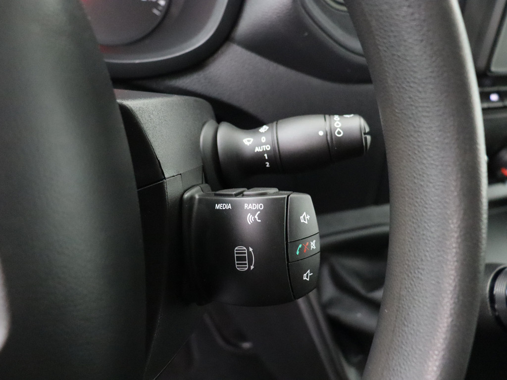 Renault Master 2.3DCI 135PK L3H2 Maxi | Leder | Navigatie | Camera | 3-Persoons | Betimmering 15