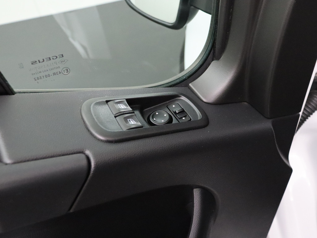 Renault Master 2.3DCI 135PK L3H2 Maxi | Leder | Navigatie | Camera | 3-Persoons | Betimmering 8