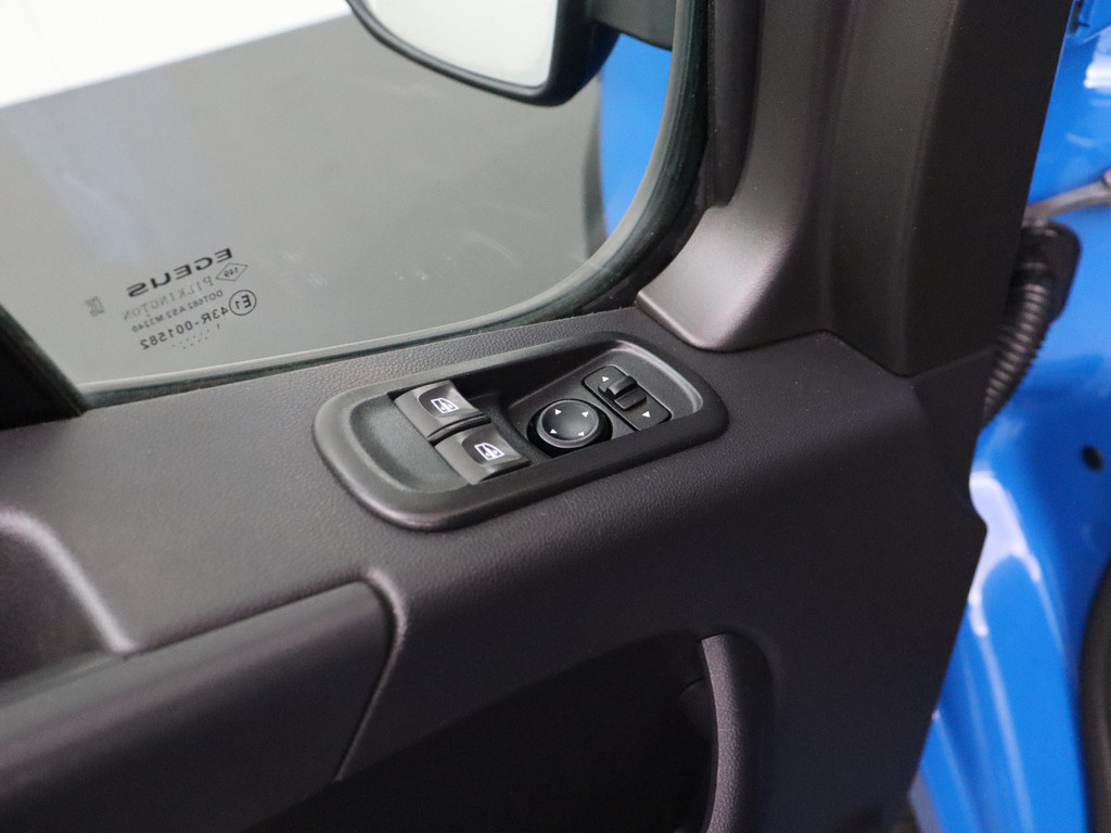 Renault Master 2.3DCI 136PK L3H2 | Kastinrichting | Imperiaal | Navigatie | Camera | 3-Persoons | Airco | Cruise 8