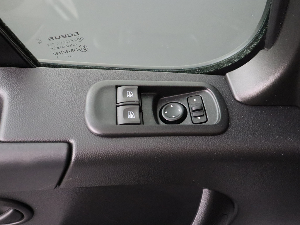 Renault Master 2.3DCI 145PK Bakwagen+Laadklep | Laadlengte 4,54 Meter | Camera | Dakspoiler | 3-Persoons | Airco | Cruise 8