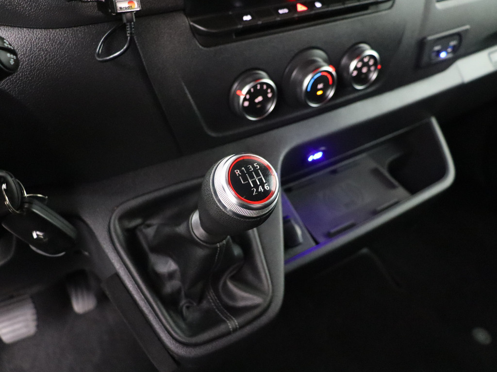 Renault Master 2.3DCI 180PK L3H2 Dubbele Cabine Black Edition | Multimedia | Airco | Cruise | Inrichting | Trekhaak 16