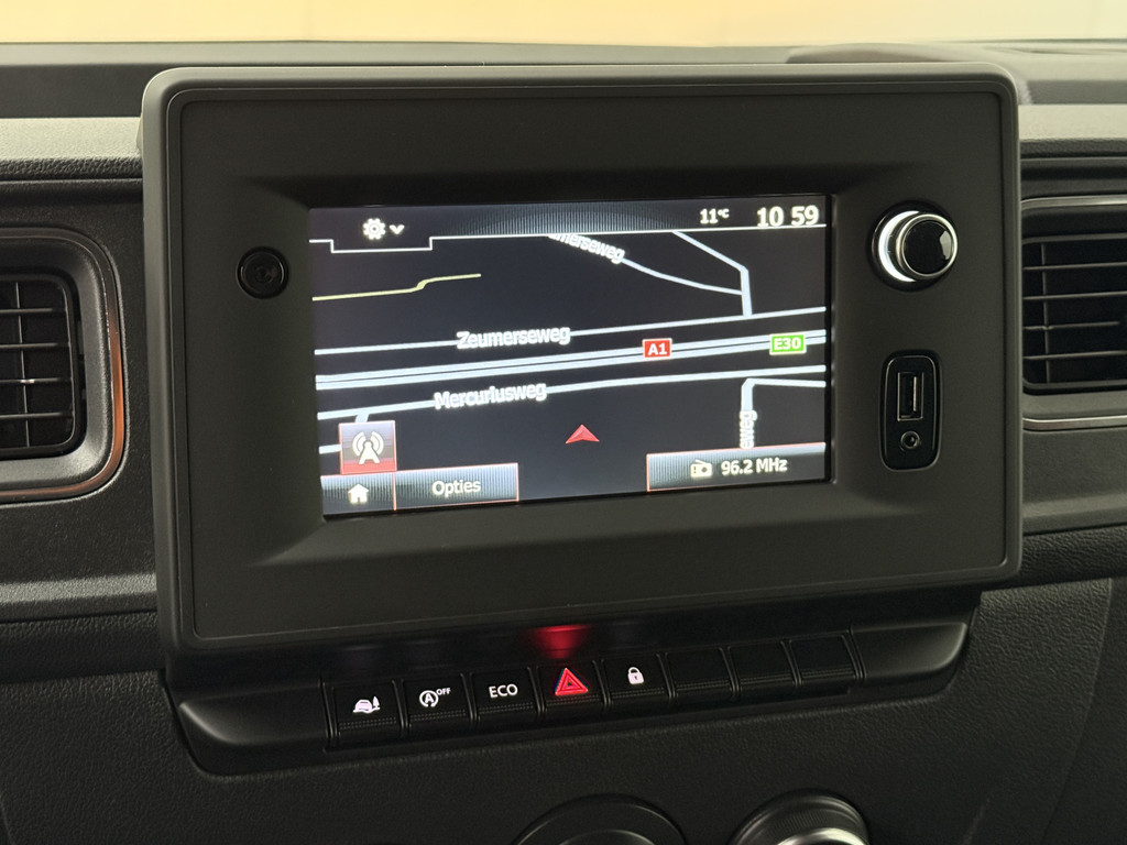 Renault Master 2.3DCi 130PK L2H2 Koelauto | 12/220V | Airco | Cruise | 3-Persoons 18