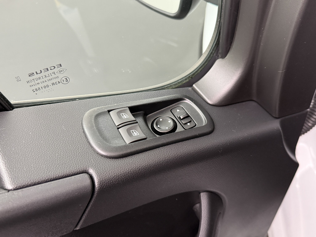 Renault Master 2.3DCi 130PK L2H2 Koelauto | 12/220V | Airco | Cruise | 3-Persoons 8