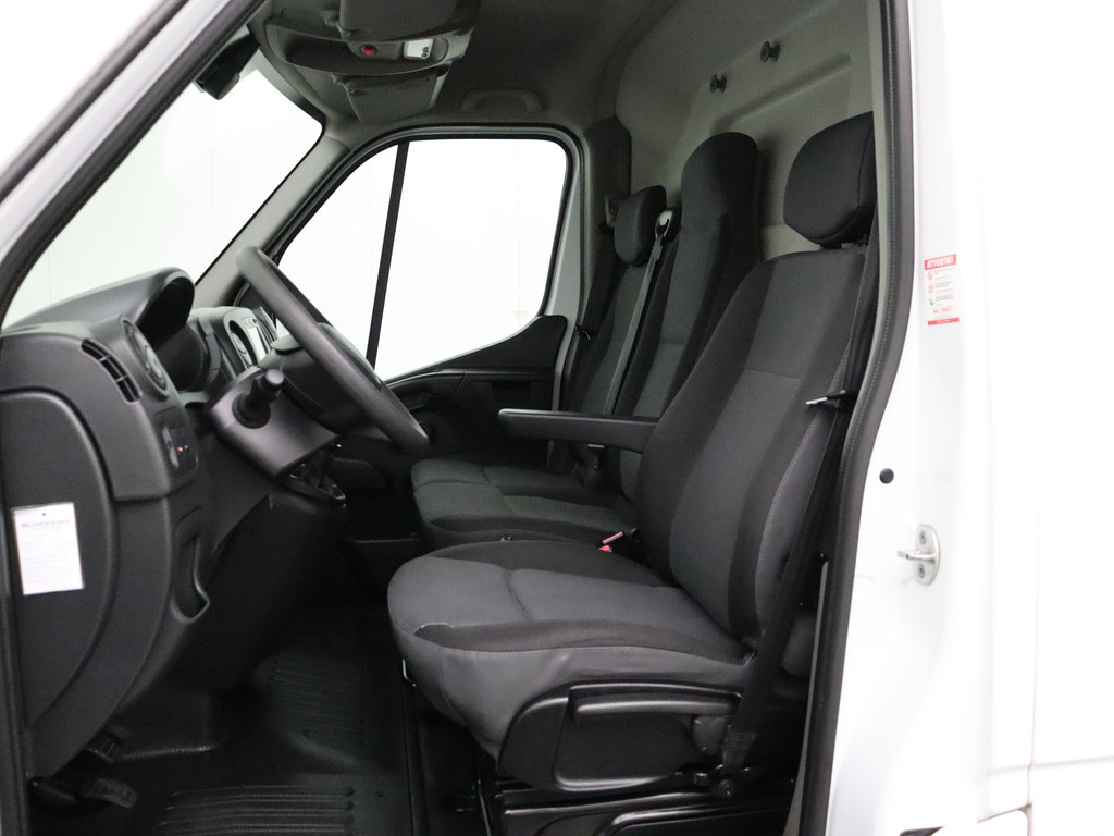 Renault Master 2.3DCi 130PK L2H2 | Navigatie | Camera | Airco | Cruise | Trekhaak | 3-Persoons 20