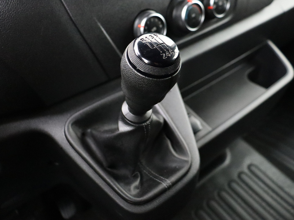 Renault Master 2.3DCi 135PK L2H2 Werkplaats | Kastinrichting | Airco | Cruise | Trekhaak 2500Kg 15