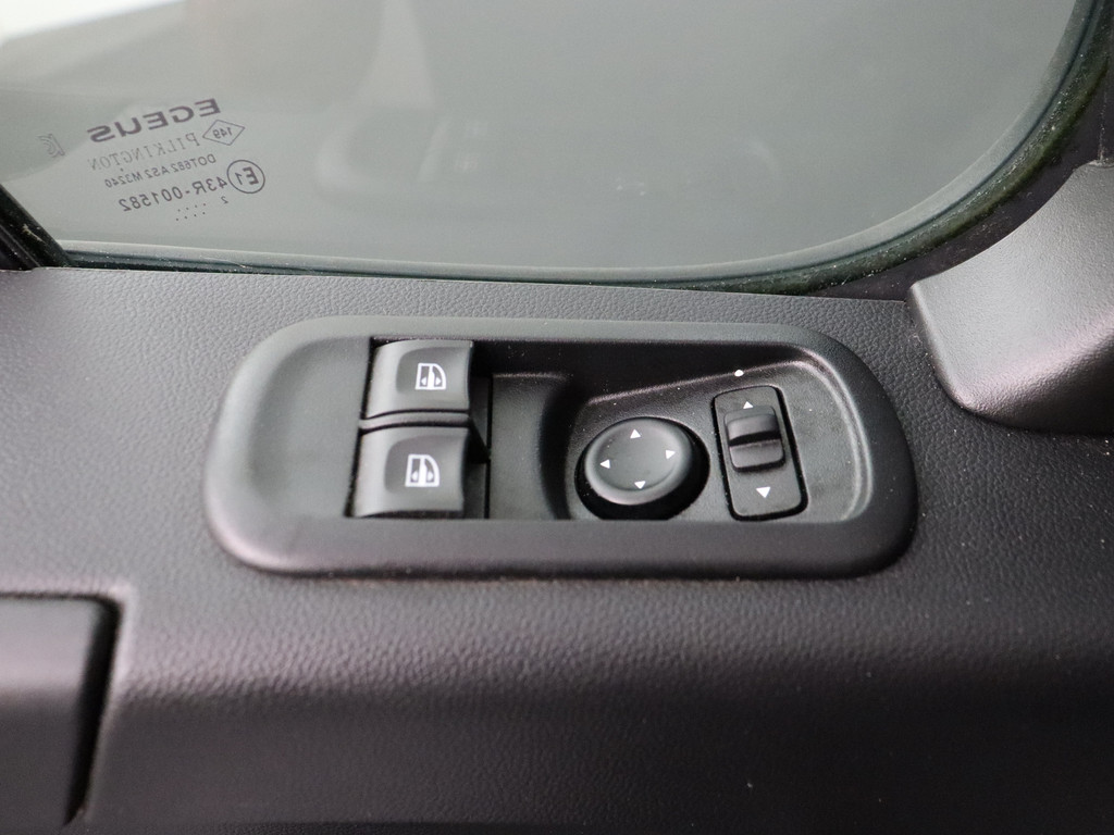 Renault Master 2.3DCi 135PK L2H2 Werkplaats | Kastinrichting | Airco | Cruise | Trekhaak 2500Kg 8