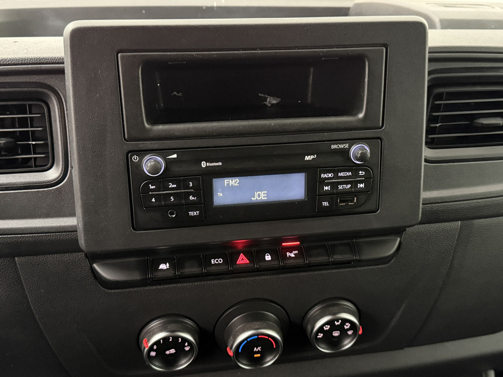 Renault Master 2.3DCi 135PK L2H2 | Werkplaatsinrichting | Airco | Camera | Gatelocks | Trekhaak 18