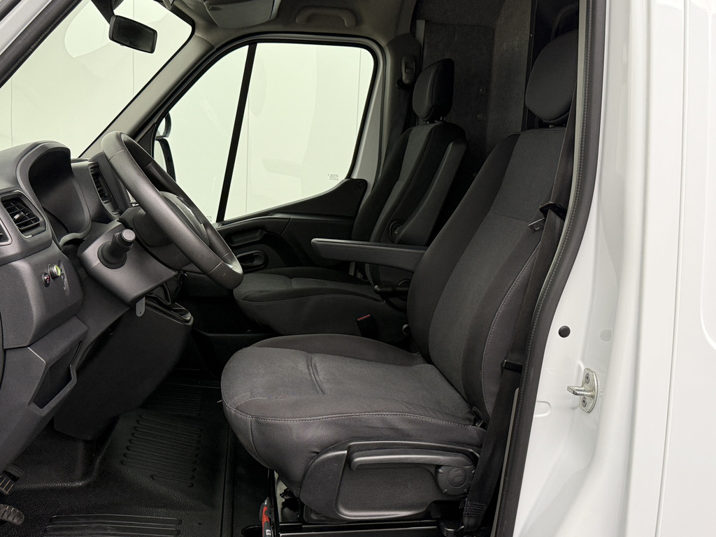 Renault Master 2.3DCi 135PK L2H2 | Werkplaatsinrichting | Airco | Camera | Gatelocks | Trekhaak 20