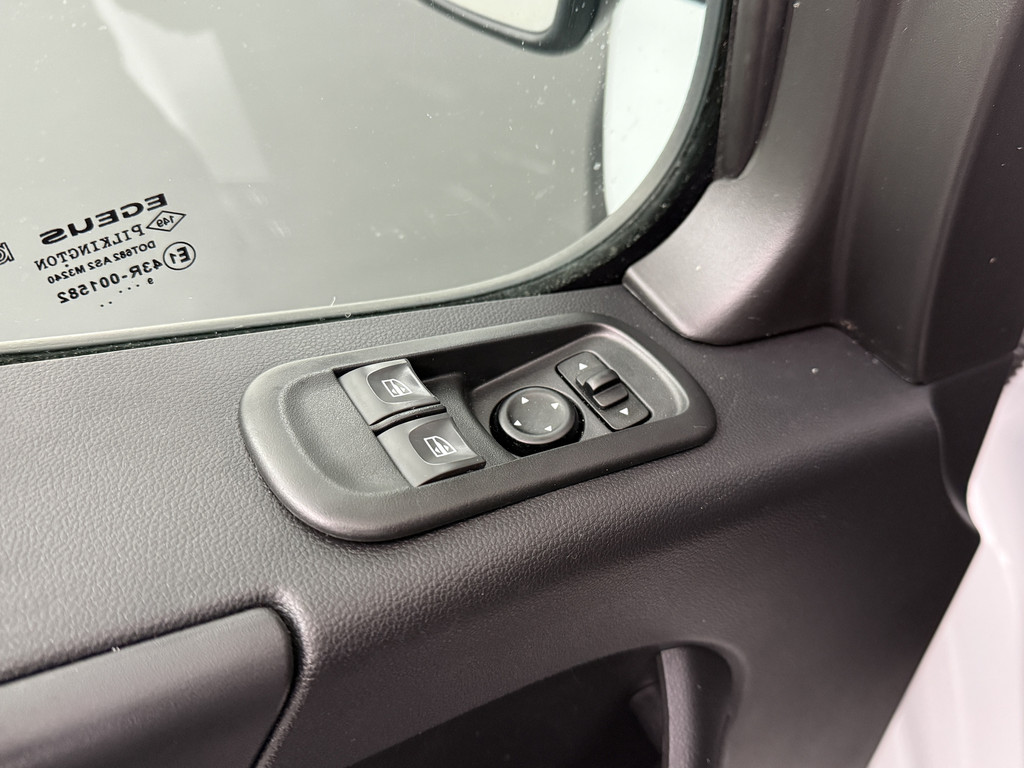 Renault Master 2.3DCi 135PK L2H2 | Werkplaatsinrichting | Airco | Camera | Gatelocks | Trekhaak 8