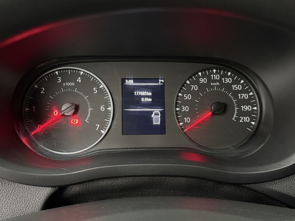 Renault Master 2.3DCi 135PK L2H2 | Werkplaatsinrichting | Airco | Camera | Gatelocks | Trekhaak 9