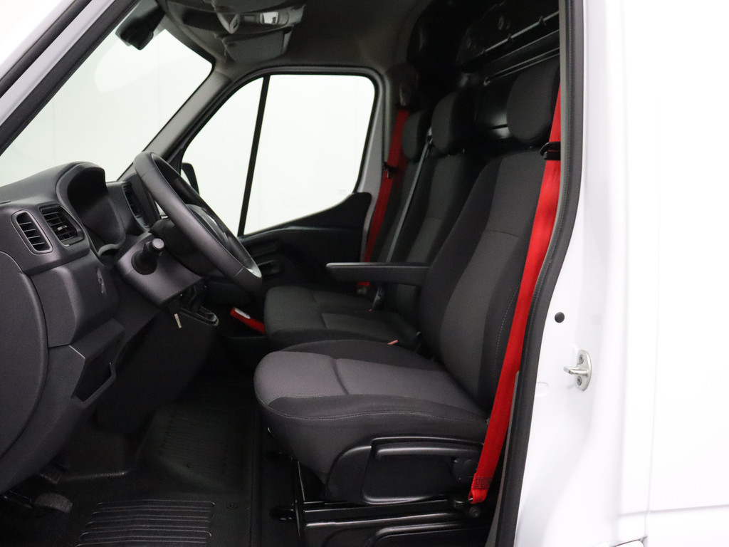 Renault Master 2.3DCi 135PK L2H2 Work Edition | Navigatie | Camera | Airco | 3-Persoons | 2500Kg Trekhaak 20