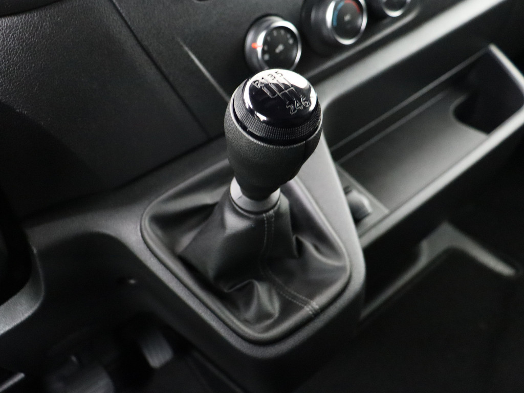 Renault Master 2.3DCi 135PK L3H2 Maxi | Airco | Cruise | 3-Persoons | Betimmering 15