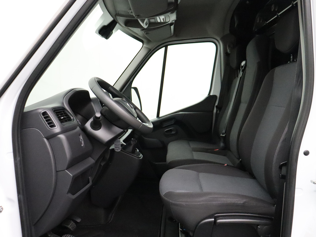 Renault Master 2.3DCi 135PK L3H2 Maxi | Airco | Cruise | 3-Persoons | Betimmering 17