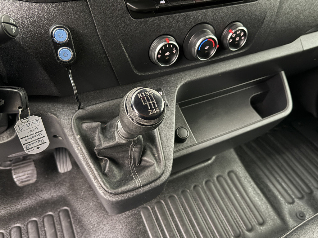 Renault Master 2.3DCi 135PK L3H2 Maxi | Leder | Navigatie | Camera | 3-Persoons | Airco | Cruise 16