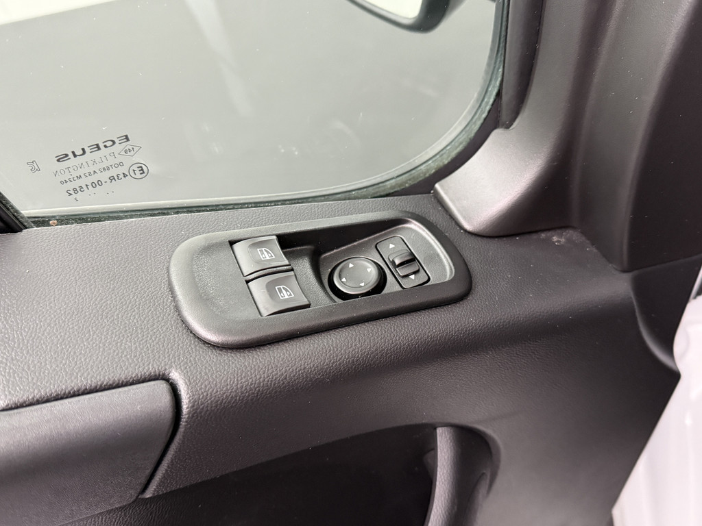 Renault Master 2.3DCi 135PK L3H2 Maxi | Leder | Navigatie | Camera | 3-Persoons | Airco | Cruise 8