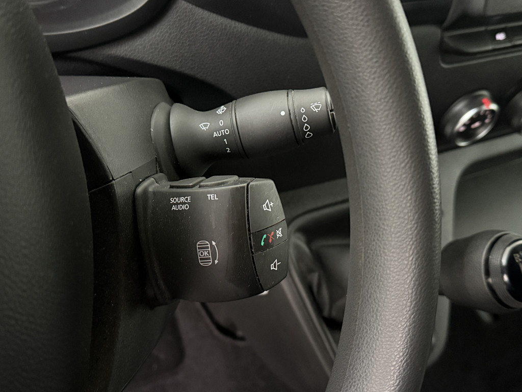 Renault Master 2.3DCi 136PK L2H2 | Airco | Cruise | 3-Persoons | Betimmering 14