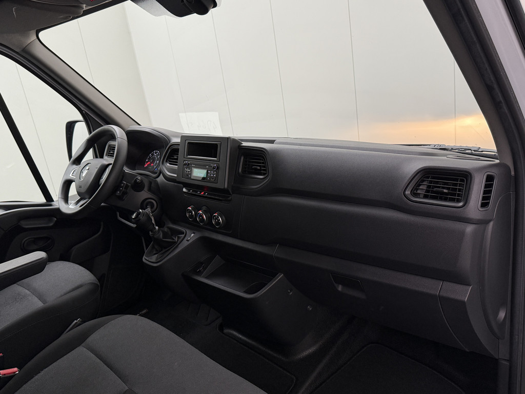 Renault Master 2.3DCi 136PK L2H2 | Airco | Cruise | 3-Persoons | Betimmering 18