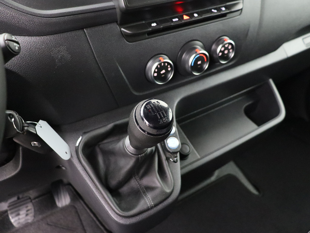 Renault Master 2.3DCi 136PK L3H2 Maxi | Leder | Navigatie | Camera | Airco | 3-Persoons | Betimmering 16