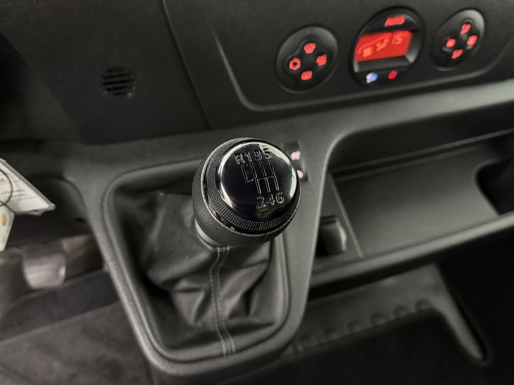 Renault Master 2.3DCi 165PK Bakwagen+Achterdeuren | 22,5 m3 | Multimedia | Camera | Dakspoiler | Airco | Cruise 16