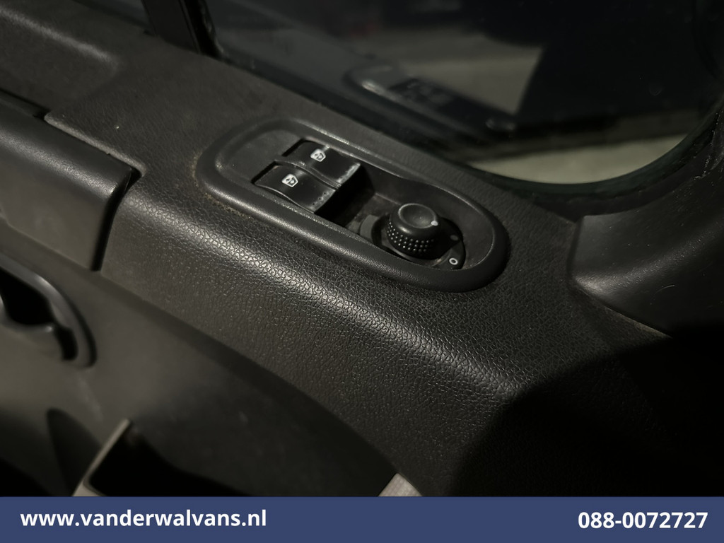 Renault Master 2.3 dCi 126pk L2H2 Airco | Cruisecontrol | 2500kg Trekhaak | Parkeersensoren Bijrijdersbank 15