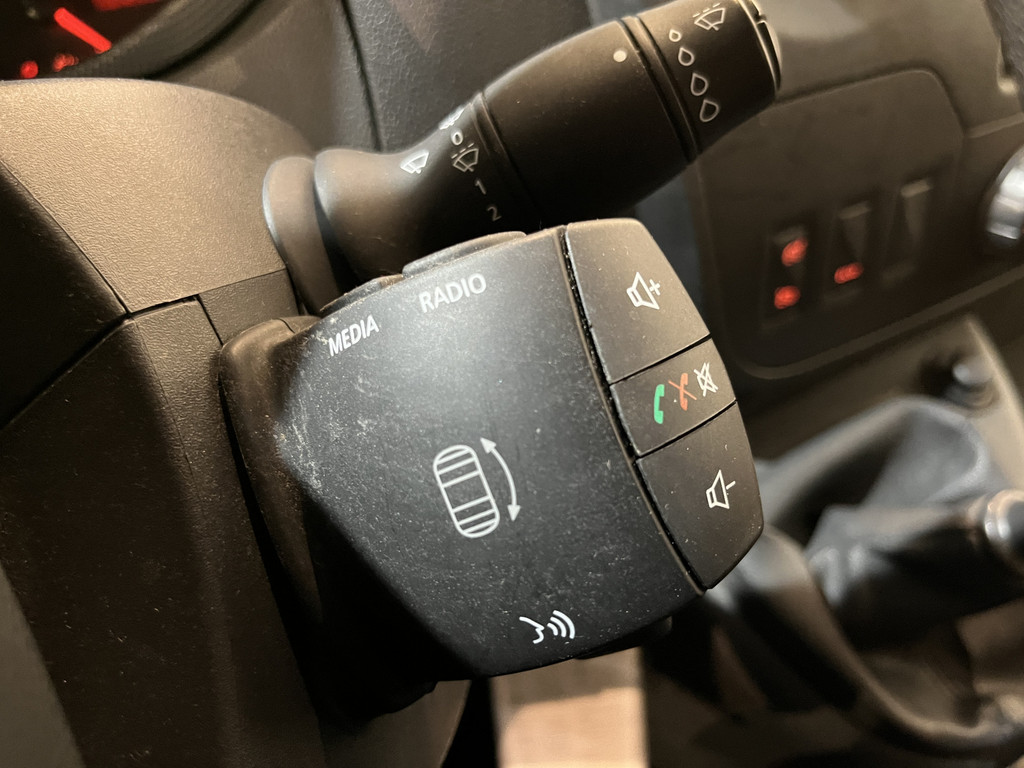 Renault Master 2.3 dCi 130 PK Bakwagen / Oprijplaat / Meubelbak / Euro 6 / Airco / Cruise Control / Camera / Navigatie 16